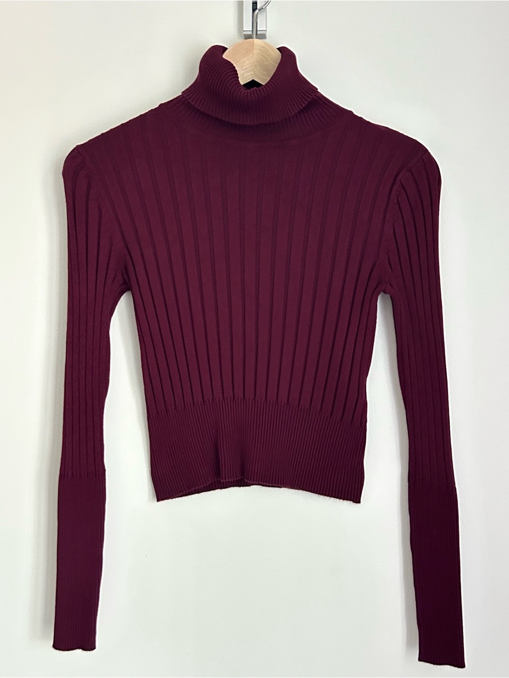 Zara Burgundy Ribbed Knit Cropped Turtleneck, Size Small